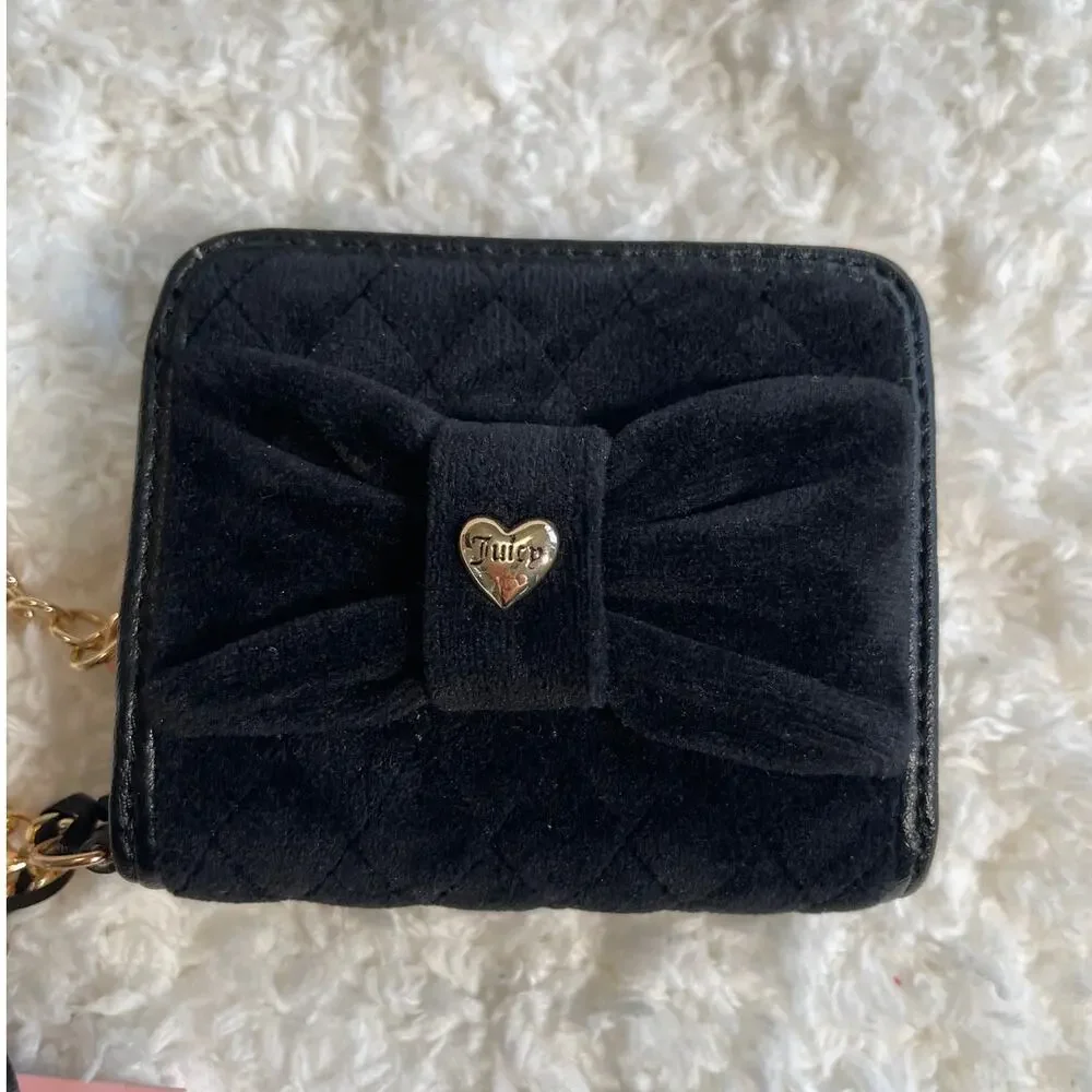 Juicy Couture Black Tied with a Bow Small Zip Around Wallet Wristlet Organizer